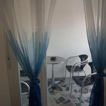 Megi Apartamento *
