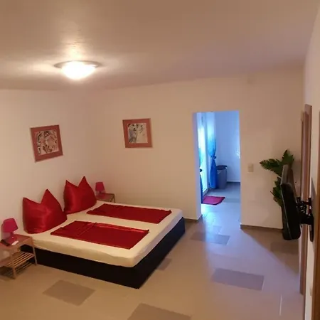 Megi Апартаменты *