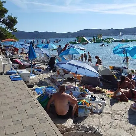 Megi Апартаменты *